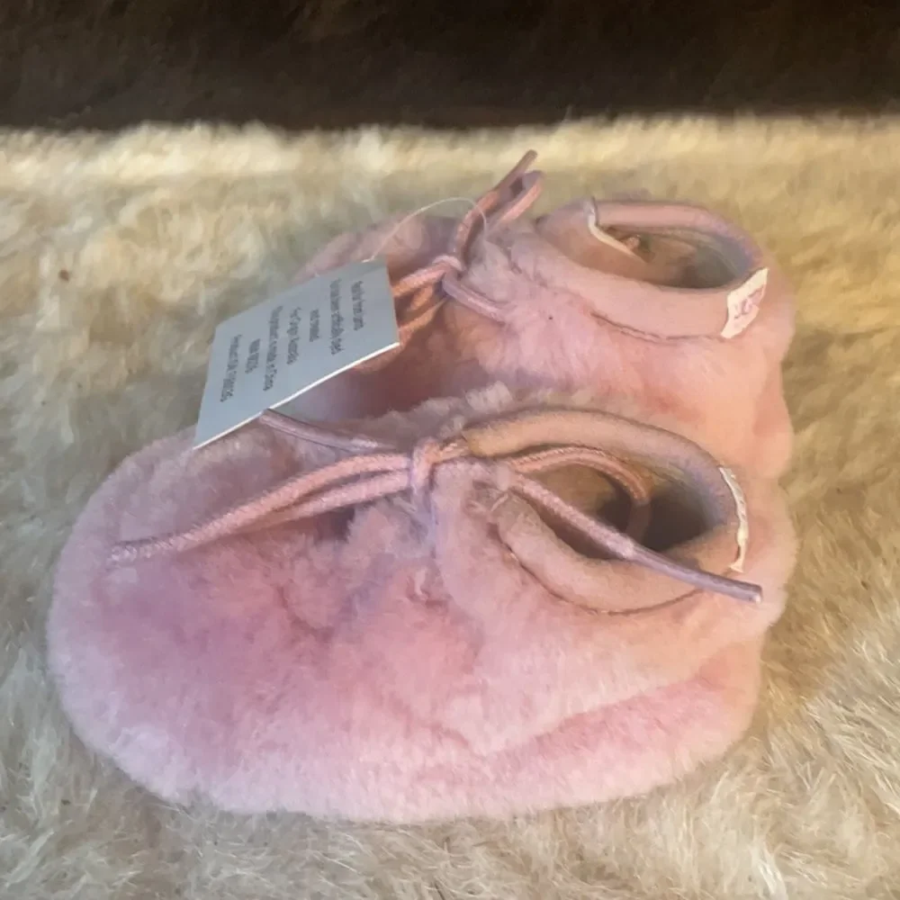 UGG baby slippers (5147) NWT